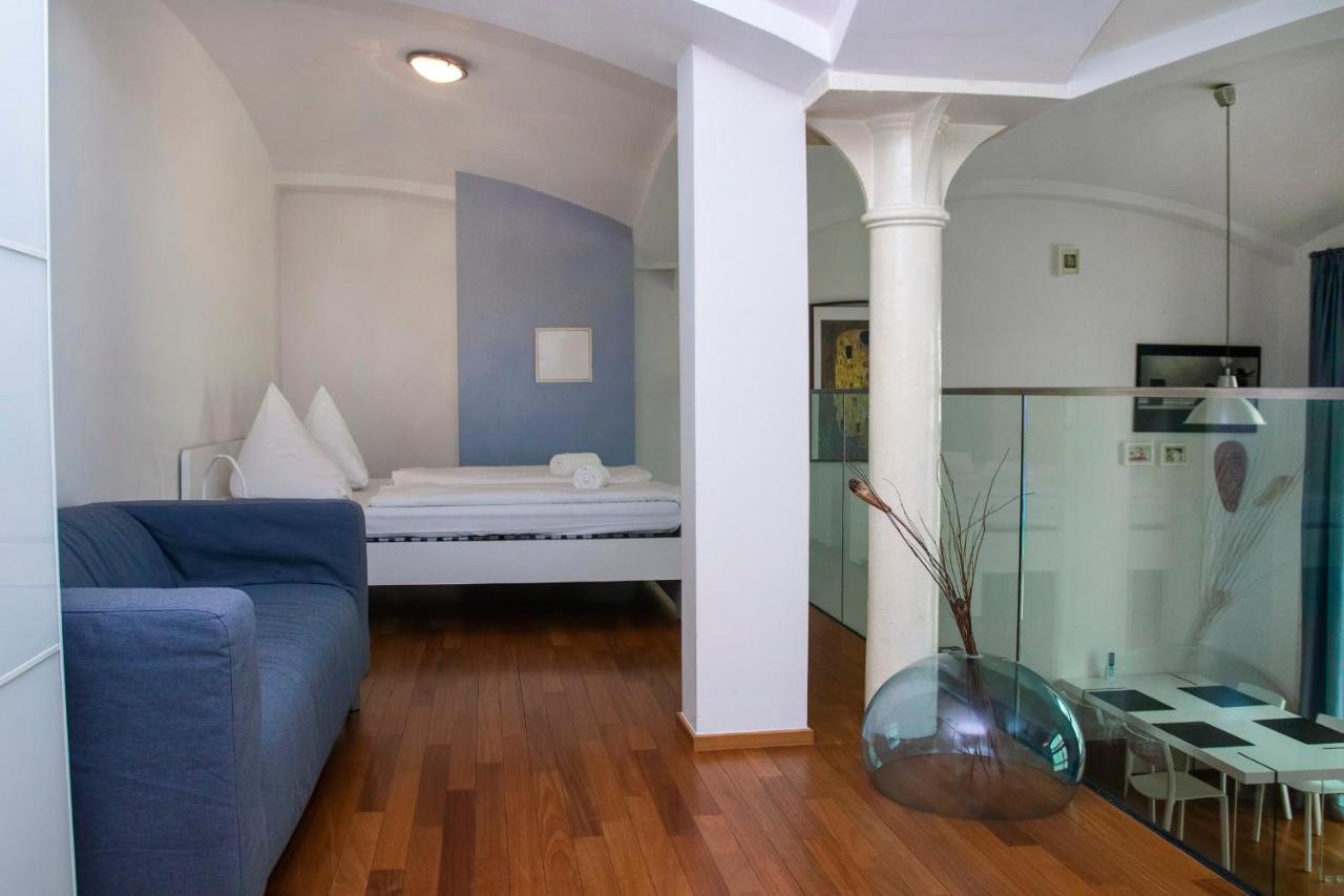 Modern Apartment With Terrace And Air Conditioning Prague Exterior photo